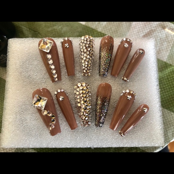 Custom Press on Nails - Picture 4 of 8